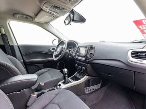 Used 2018 Jeep Compass Sport w/ Mopar Graphics Package FWD image 20