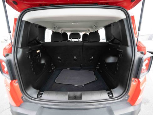 Used 2021 Jeep Renegade Sport image 28