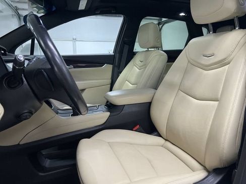 Used 2019 Cadillac XT5 Luxury FWD image 19