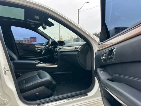 Used 2014 Mercedes-Benz E 350 4MATIC Sedan image 9