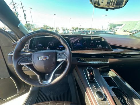 Used 2023 Cadillac Escalade Sport Platinum w/ Heavy-Duty Trailer Package image 15