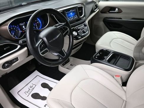 Used 2021 Chrysler Voyager Lxi image 18