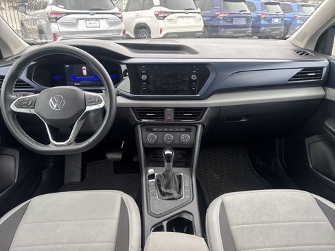 Used 2022 Volkswagen Taos SE image 10