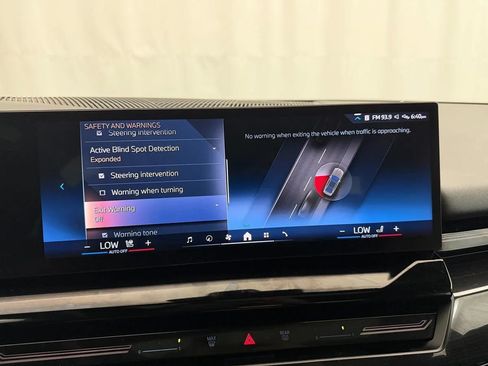 Used 2024 BMW 530i xDrive AWD/4WD image 23