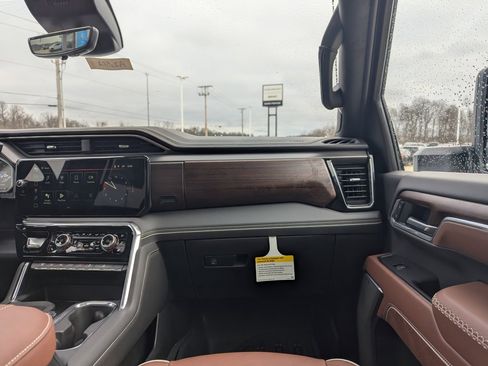 New 2026 GMC Sierra 3500 Denali Ultimate image 4