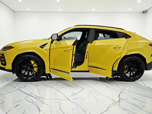 Used 2022 Lamborghini Urus /SELEZIONE PRE-OWNED CERTIFIED image 4