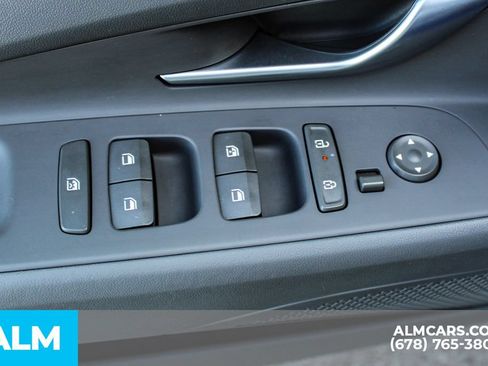 Used 2025 Hyundai Elantra SEL FWD image 38
