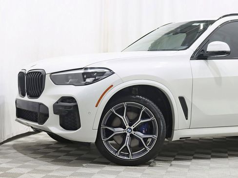 Used 2022 BMW X5 xDrive40i w/ M Sport Package AWD/4WD image 2