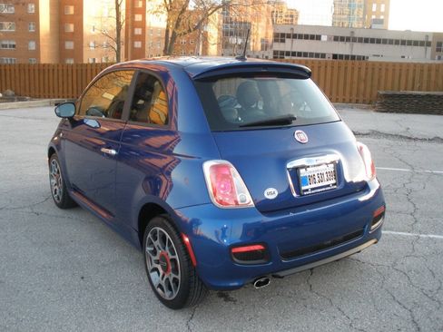 Used 2012 FIAT 500 Sport w/ Safety & Sound Pkg FWD image 8