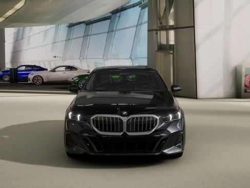 New 2026 BMW 530i image 3