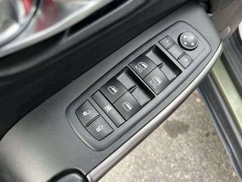 Used 2021 Jeep Cherokee Latitude Lux AWD/4WD image 17