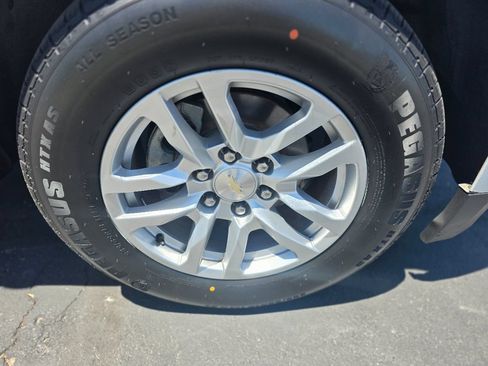Used 2019 Chevrolet Suburban LT AWD/4WD image 14