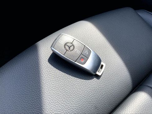 Certified 2023 Mercedes-Benz GLA 250 4MATIC image 15