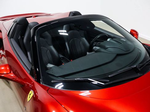 Used 2022 Ferrari F8 Tributo RWD image 64