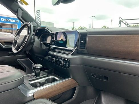 Used 2023 Chevrolet Silverado 1500 High Country w/ Technology Package AWD/4WD image 34