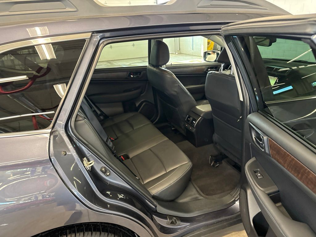Used 2017 Subaru Outback 2.5i Limited AWD/4WD image 14