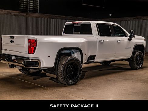 Used 2022 Chevrolet Silverado 3500 LTZ w/ LTZ Plus Package AWD/4WD image 10