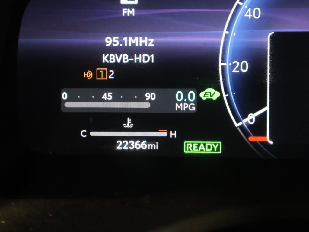 Used 2025 Toyota Camry XLE FWD image 39