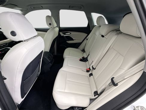 Certified 2025 Audi Q5 Premium w/ Convenience Package AWD/4WD image 20