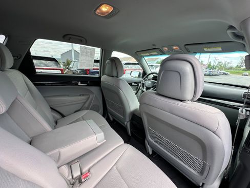Used 2015 Kia Sorento LX AWD/4WD image 14