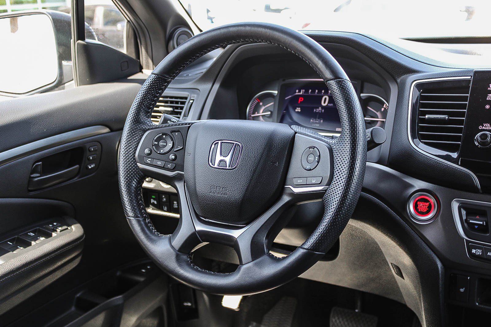 Certified 2025 Honda Passport EX-L image 17