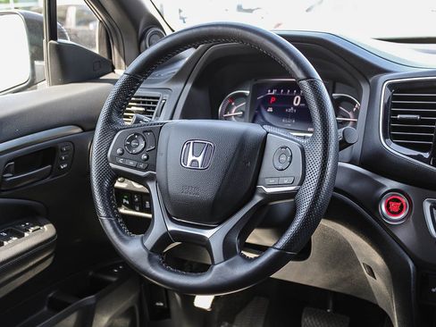 Certified 2025 Honda Passport EX-L image 17
