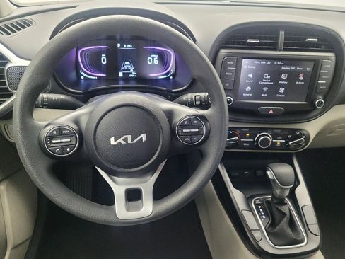 Used 2025 Kia Soul LX image 22