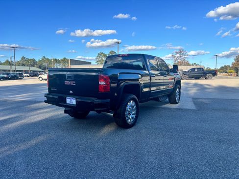 Used 2019 GMC Sierra 2500 Denali w/ Duramax Plus Package image 5