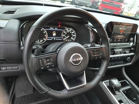 Used 2022 Nissan Pathfinder SV image 21