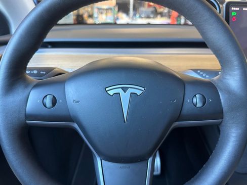 Used 2025 Tesla Model Y Performance AWD/4WD image 33
