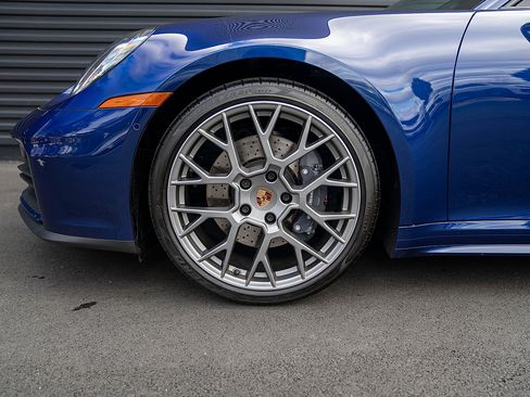 Certified 2025 Porsche 911 Carrera image 24