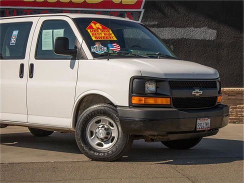 Used 2014 Chevrolet Express 2500 image 6
