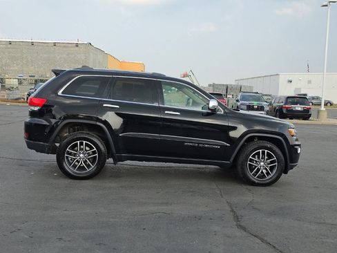 Used 2018 Jeep Grand Cherokee Limited AWD/4WD image 10
