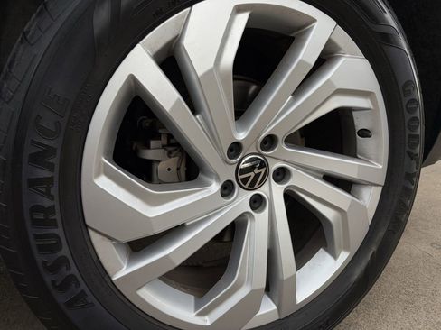 Used 2023 Volkswagen Atlas SE image 11