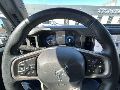 Used 2025 Ford Bronco Badlands AWD/4WD image 15