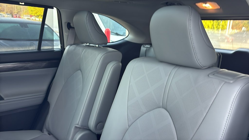 New 2026 Toyota Highlander Platinum AWD/4WD image 27