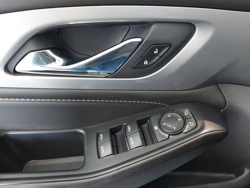 Used 2021 Chevrolet Traverse LT FWD image 26
