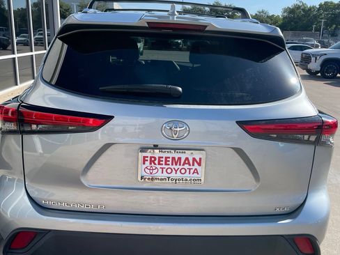 Used 2021 Toyota Highlander XLE FWD image 8