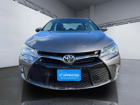 Used 2017 Toyota Camry SE image 9