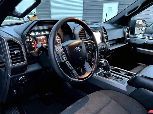 Used 2018 Ford F150 XLT w/ Equipment Group 302A Luxury image 15