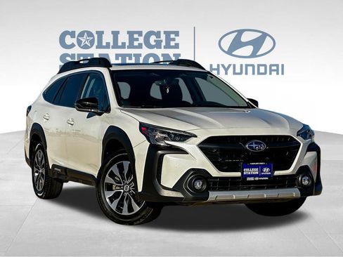 Used 2023 Subaru Outback Limited image 3