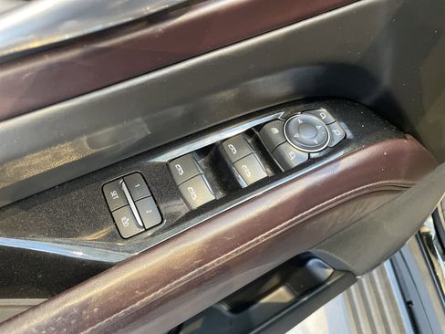 Used 2021 Cadillac Escalade Sport Platinum image 16