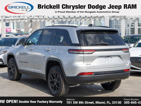 New 2025 Jeep Grand Cherokee Altitude image 7