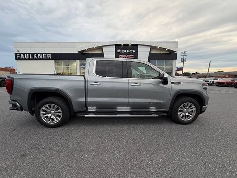 Used 2024 GMC Sierra 1500 Denali w/ Technology Package AWD/4WD image 2