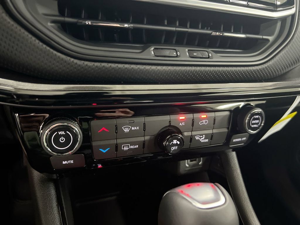 New 2026 Jeep Compass Latitude AWD/4WD image 15