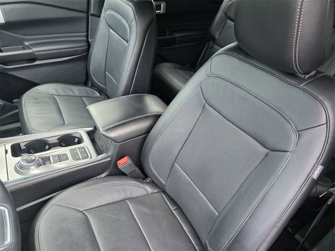 Used 2020 Ford Explorer Limited image 11