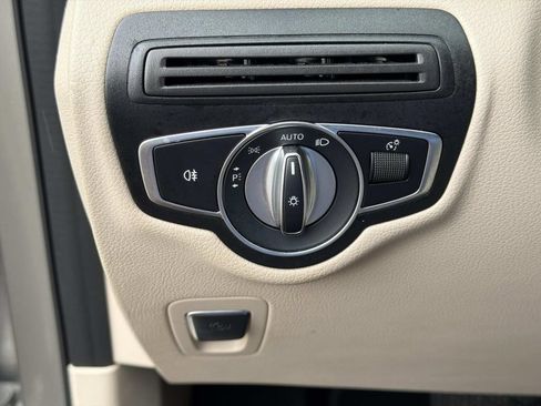 Used 2019 Mercedes-Benz GLC 300 image 20