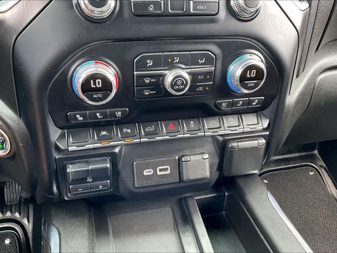 Used 2022 GMC Sierra 1500 AT4 w/ AT4 Premium Package AWD/4WD image 29