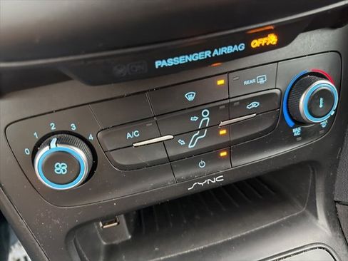 Used 2017 Ford Focus SE image 18