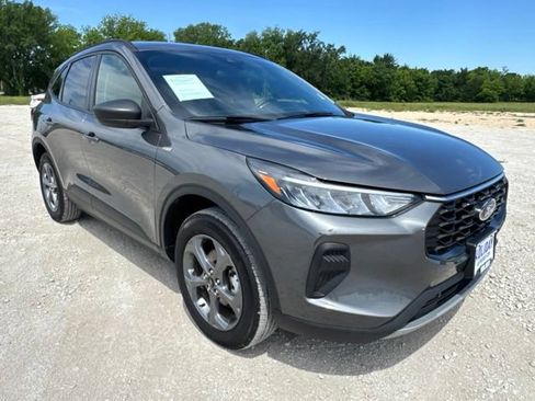 Used 2025 Ford Escape ST-Line AWD/4WD image 4